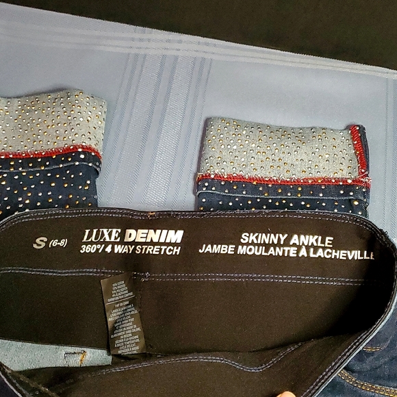 Nygard Luxe Denim Leggings w/ Rhinestone Fade Cuffed Bottoms - Size Small 6-8 - Picture 9 of 14